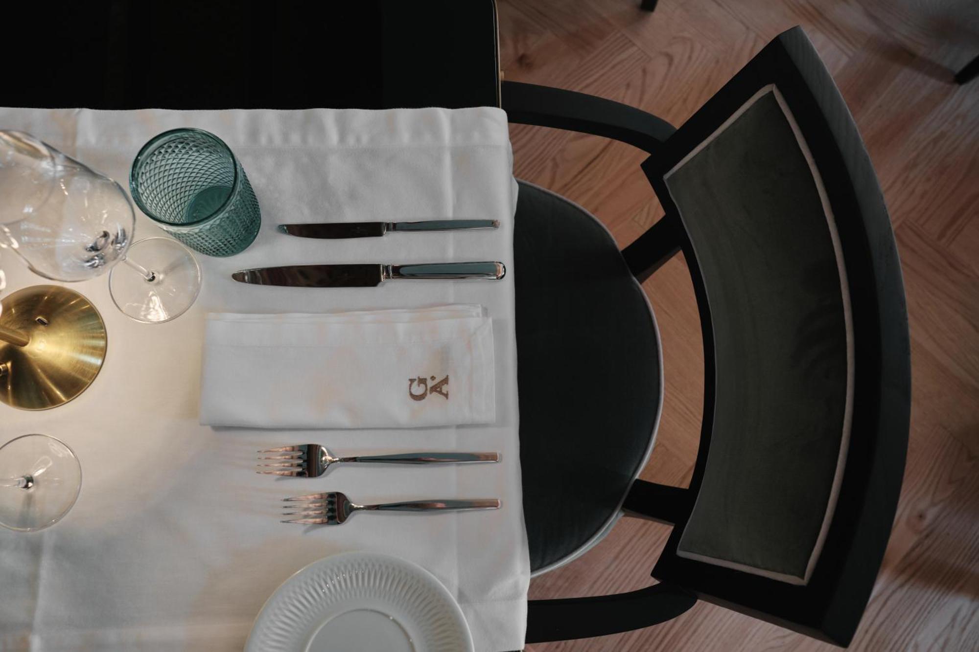 Ga Palace Hotel & Spa, A Xixth-Century Villa 포르투 외부 사진 A place setting at a restaurant