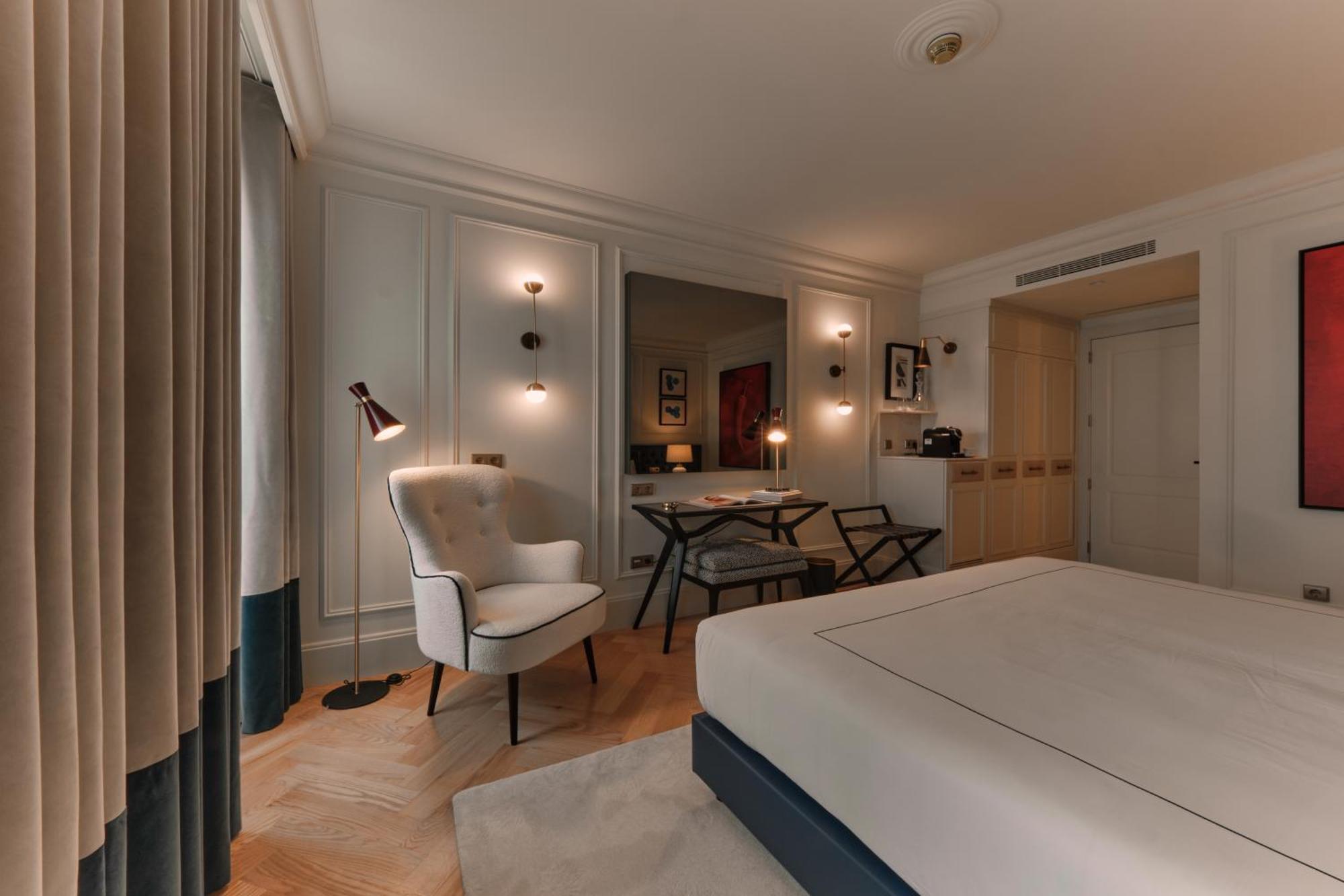 Ga Palace Hotel & Spa, A Xixth-Century Villa 포르투 외부 사진 A room at the hotel